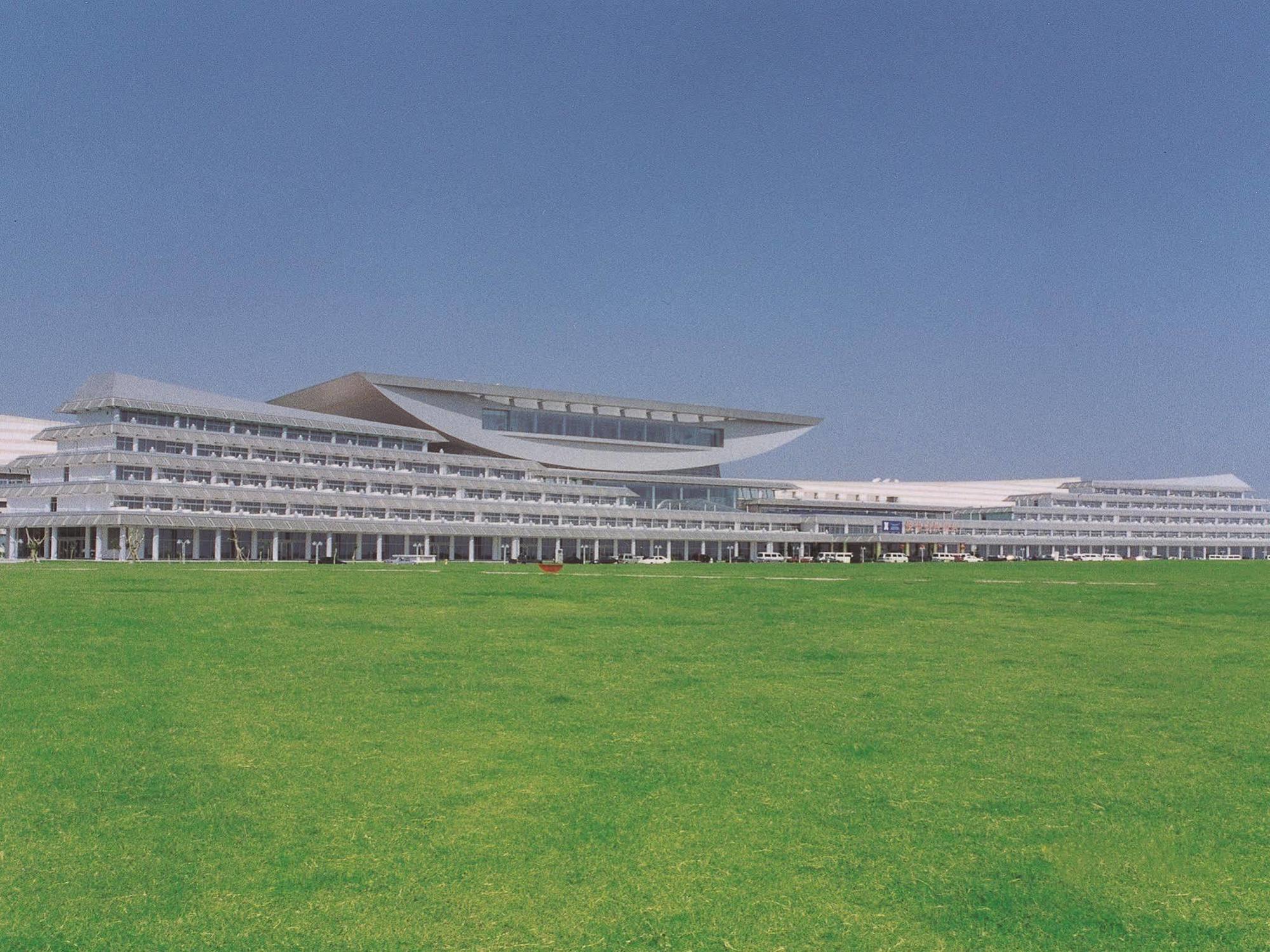 Xiamen International Seaside Hotel -Hotel Corridor Leads To The Stone Exhibition Hall Kültér fotó